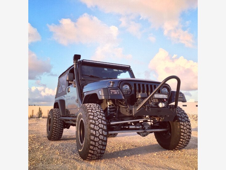 Thumbnail Photo undefined for 2004 Jeep Wrangler 4WD